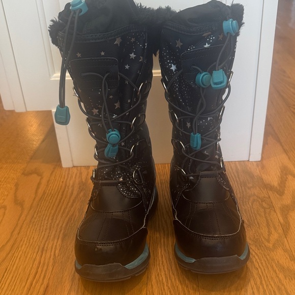 Navy Land’s End Starry Winter Boots with Blue Accents - Picture 2 of 6